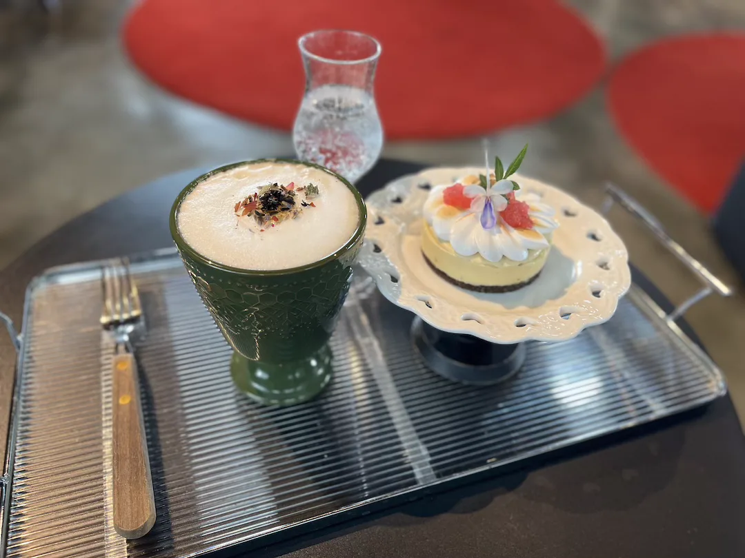 The Witch Cafe - Xiao Liu Qiu